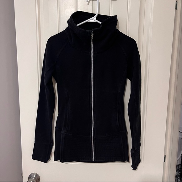 Lululemon sweater - Picture 1 of 2